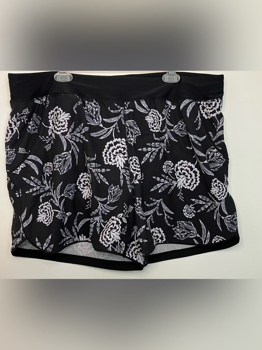 Lands End SunShade UPF 50 Board Shorts with Pant Black White  Tropical Sz 22W - Picture 2 of 8